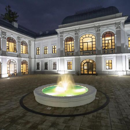 Hotel Gino Park Palace Повазька-Бистріца Екстер'єр фото