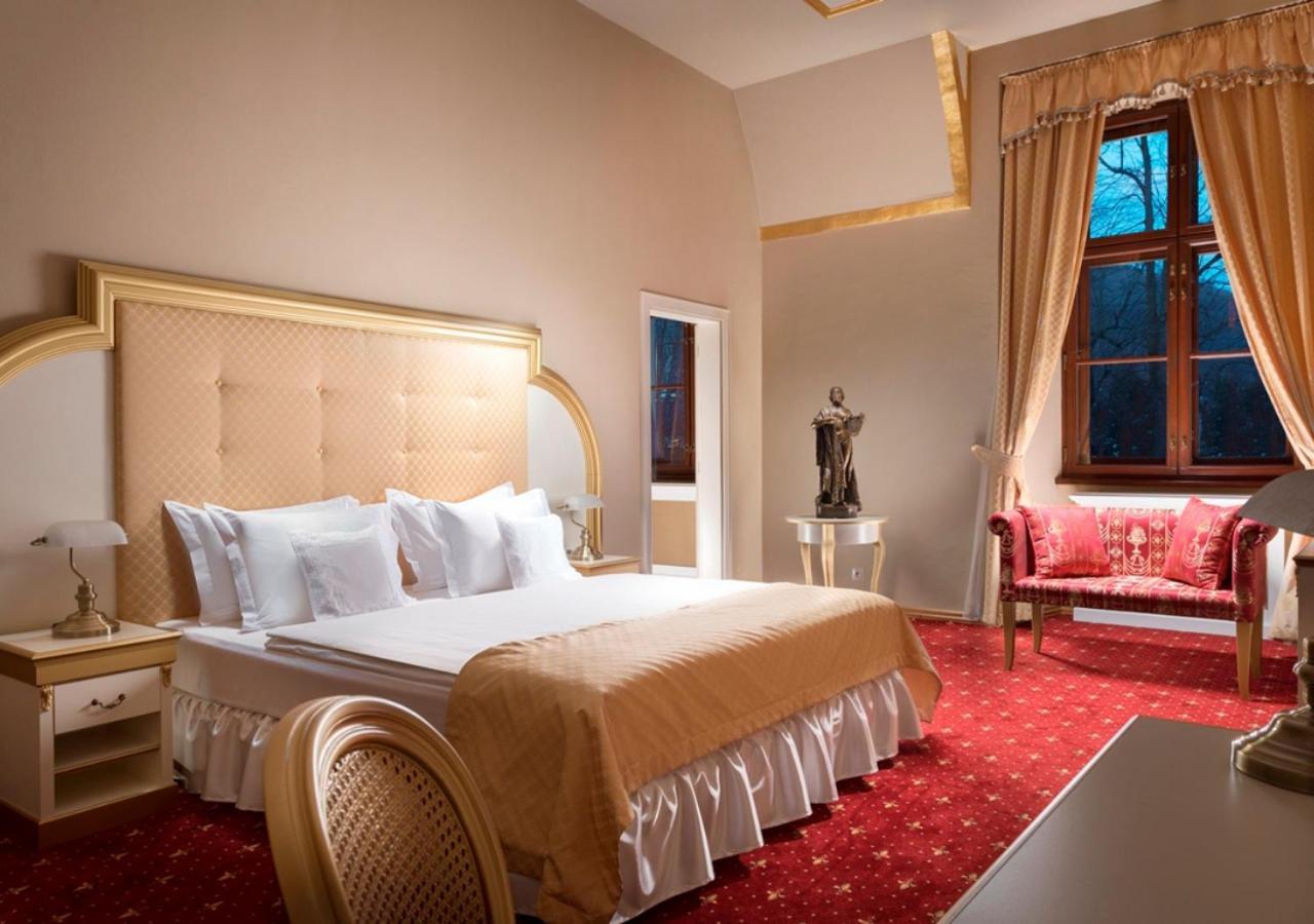 Hotel Gino Park Palace Повазька-Бистріца Екстер'єр фото