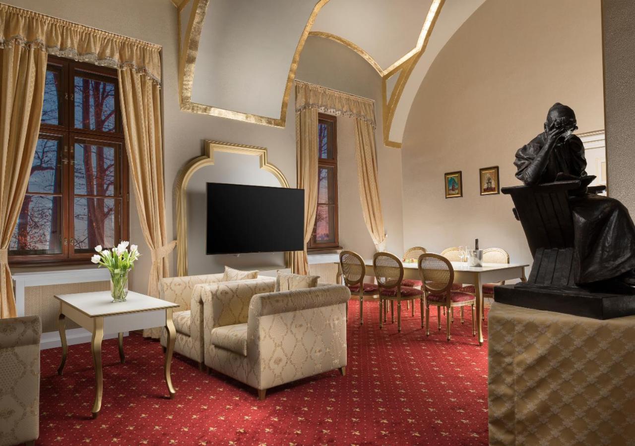 Hotel Gino Park Palace Повазька-Бистріца Екстер'єр фото