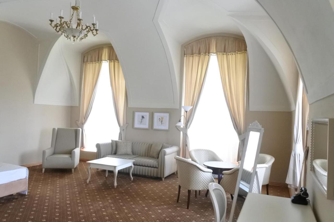 Hotel Gino Park Palace Повазька-Бистріца Екстер'єр фото