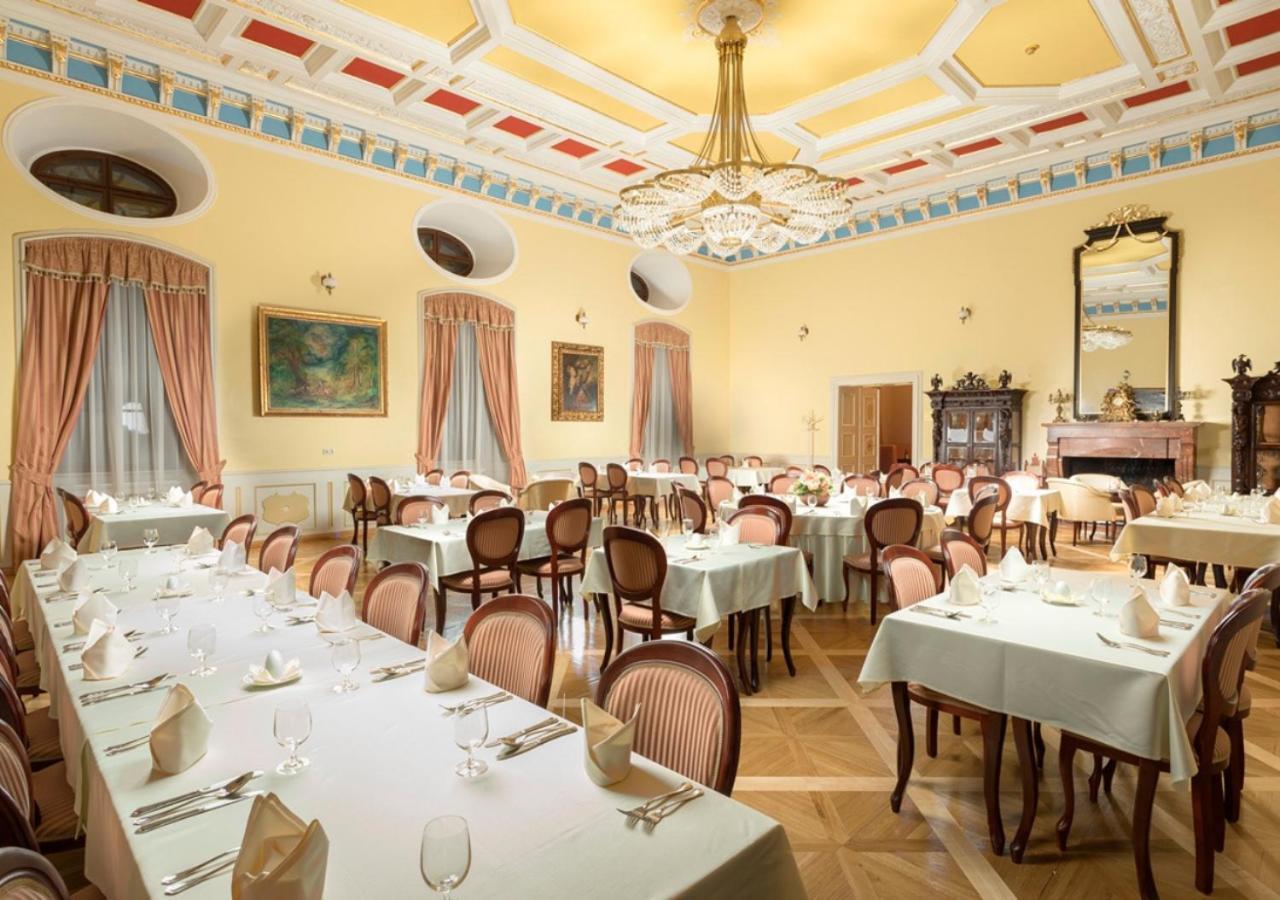 Hotel Gino Park Palace Повазька-Бистріца Екстер'єр фото