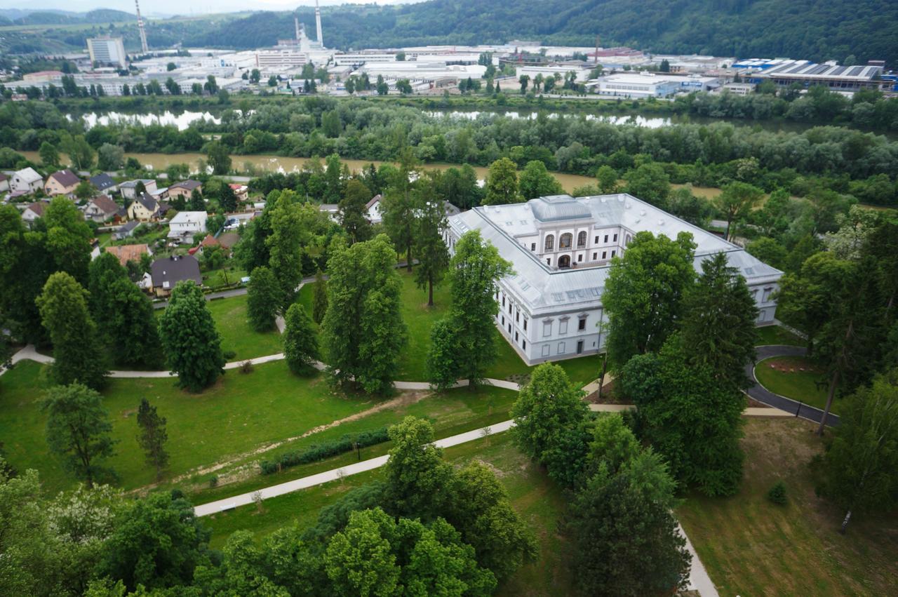 Hotel Gino Park Palace Повазька-Бистріца Екстер'єр фото