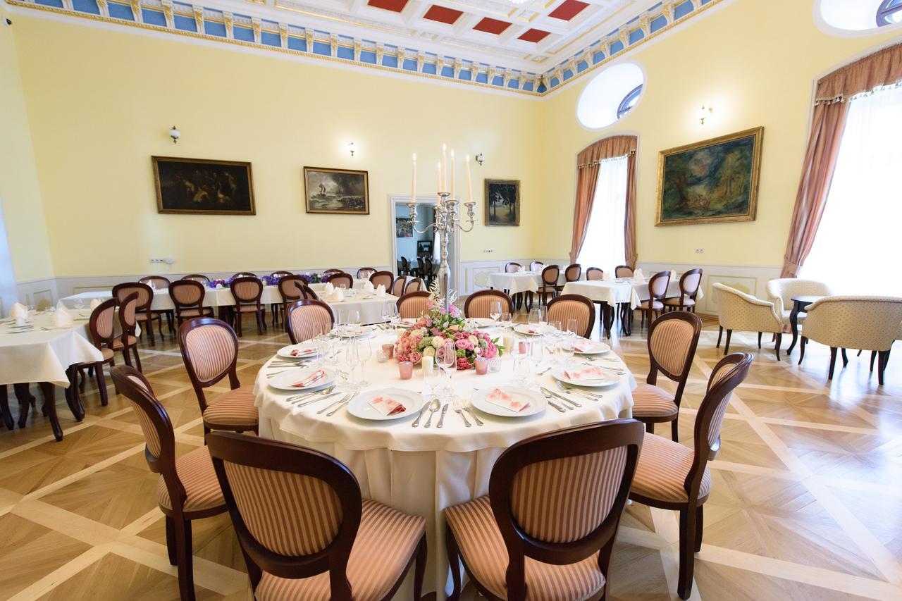 Hotel Gino Park Palace Повазька-Бистріца Екстер'єр фото