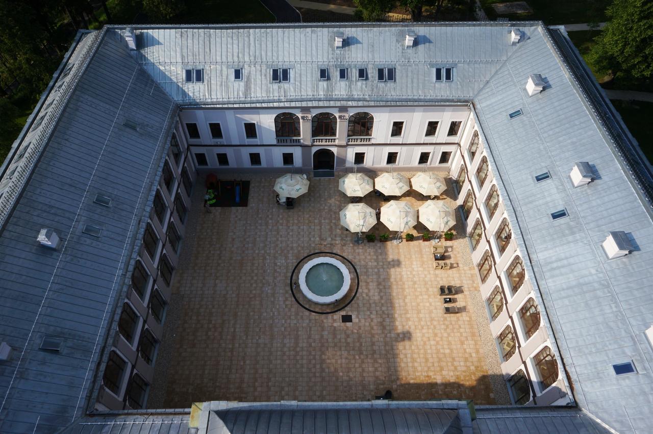 Hotel Gino Park Palace Повазька-Бистріца Екстер'єр фото