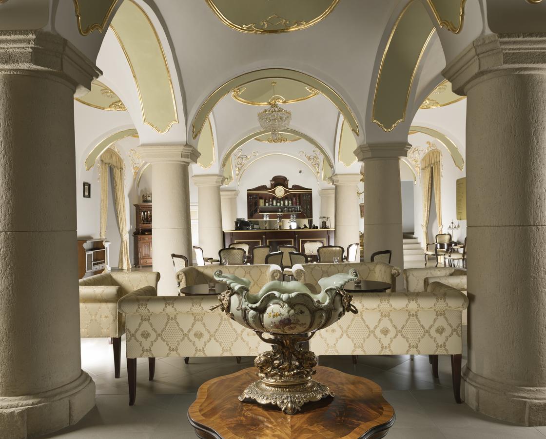 Hotel Gino Park Palace Повазька-Бистріца Екстер'єр фото